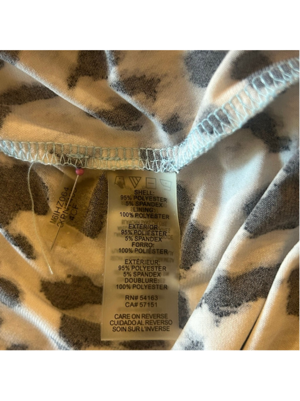 🔥 BUY ONE GET ONE FREE! Calvin Klein Abstract Geo Blouse Women L Blue White 🔥 - Picture 7 of 7